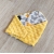 Ocieplacz dwustronny/ chustka dziecięca Minky + bawełna 100%- żółte motylki
